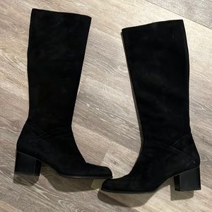 Great suede boots for winter they are below knee